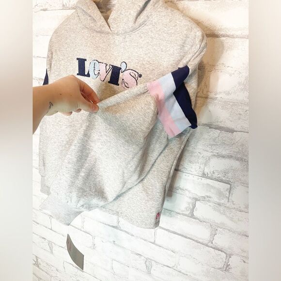 Levi’s Girls Logo Cropped Boxy Fit Hoodie - Picture 3 of 6